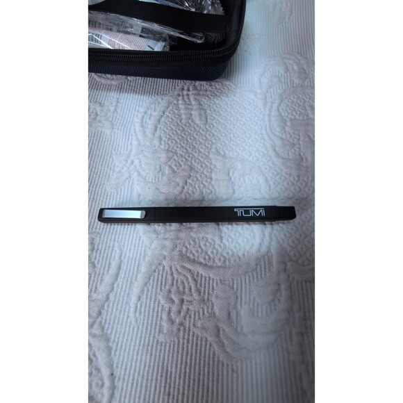 TUMI for Delta Hard Case Shell Toiletry Cosmetic Travel Kit Unused 11 Items - Picture 10 of 12